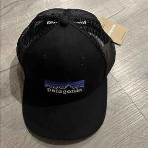 PATAGONIA | Men’s P-6 Logo Trucker Hat